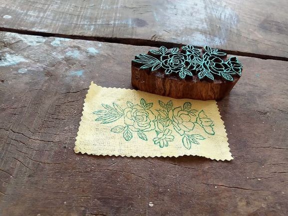 Stoffdruck Stempel mit Rosen Motiv