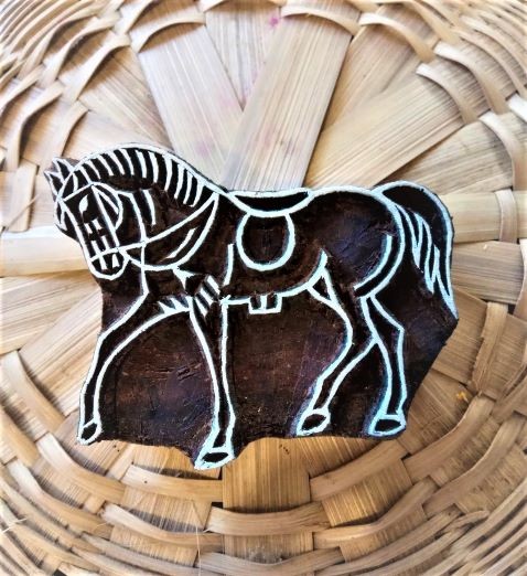 Pferd mit Sattel Holzstempel