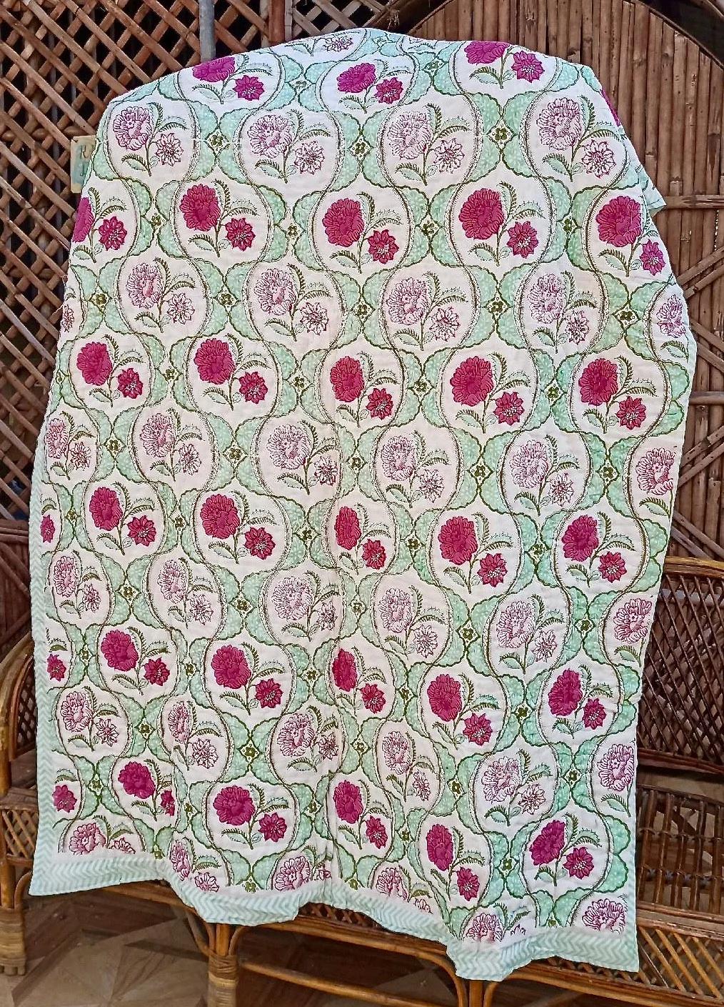 Steppdecke aus Baumwolle Handbedruckt in rosa tÃ¼rkis Muster Einzelbett