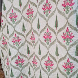 Steppdecke aus Baumwolle Handbedruckt in grün und rosa Blumen Rauten Muster Einzelbett