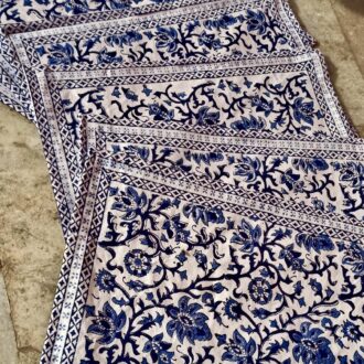 Tischsets Handbedruckt im 6 Stk Set mit blau weißen Blumen Muster